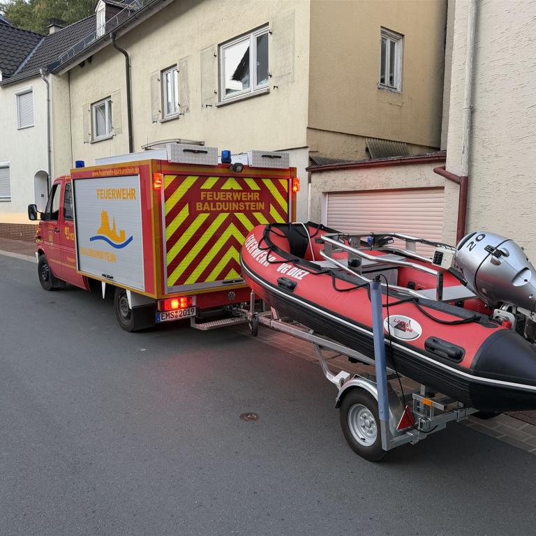 Bootstrailer und MZF als Zugfahrzeug